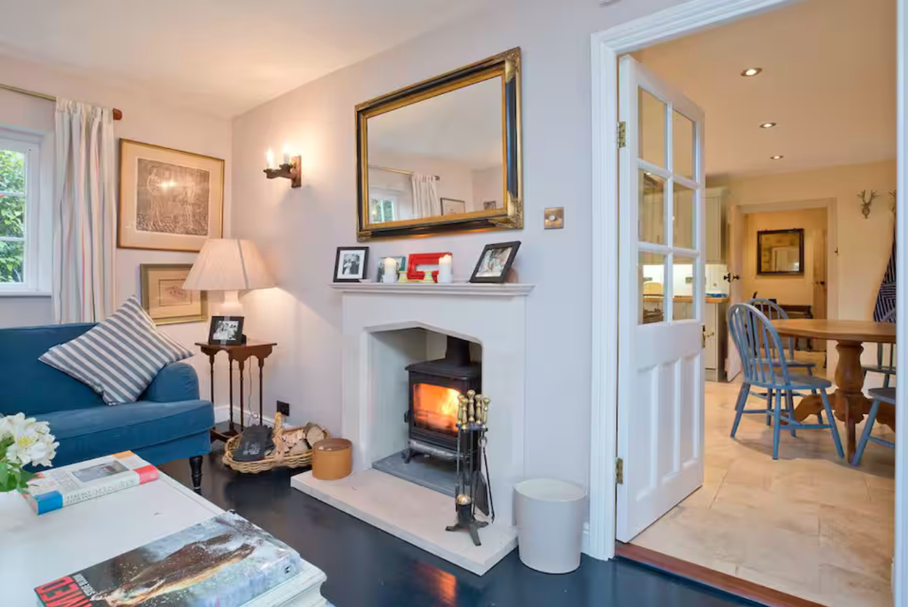 Family Stay at Cotswolds Cottage - Image 2