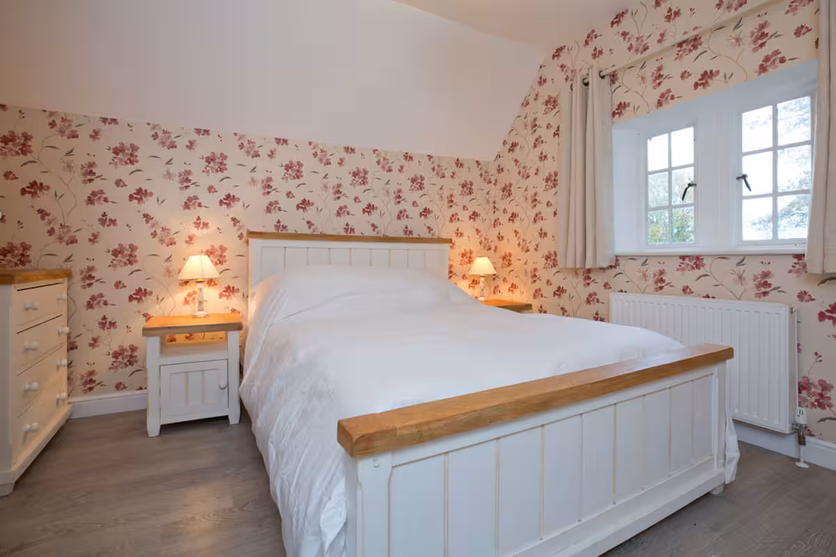 Family Stay at Cotswolds Cottage - Image 5